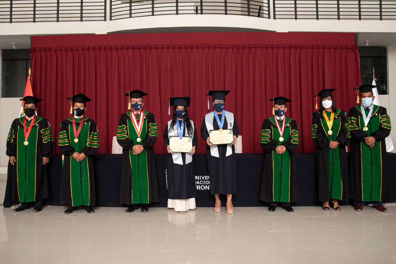 Jóvenes sullaneros logran graduarse en la UNF 1