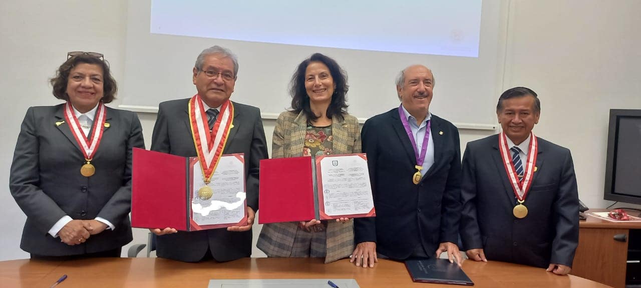 UNF y la Universidad de Bologna Italia suscriben convenio de cooperación