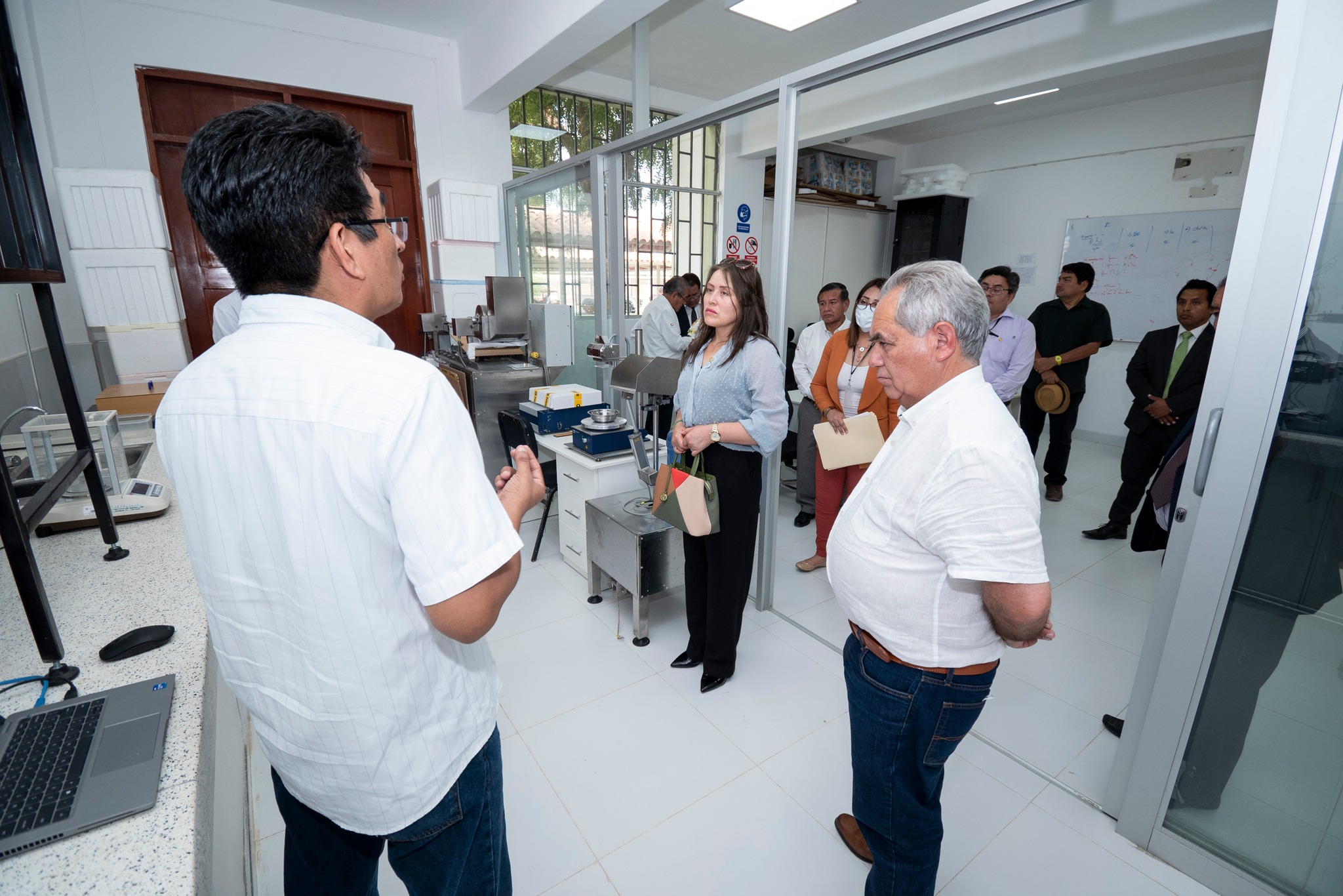 Congresistas Herrera y Ciccia visitan la Universidad Nacional de Frontera 4