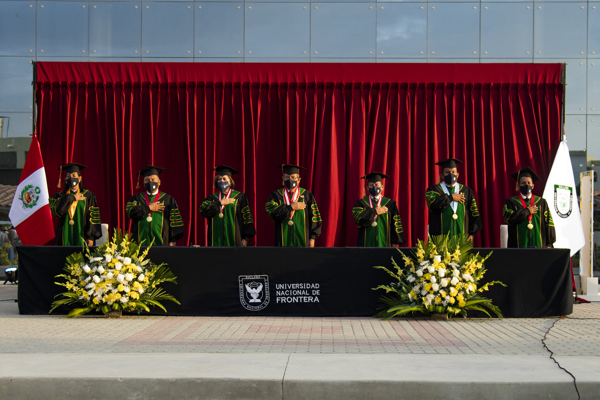 Universidad Nacional de Frontera celebra la graduación y titulación de 118 egresados