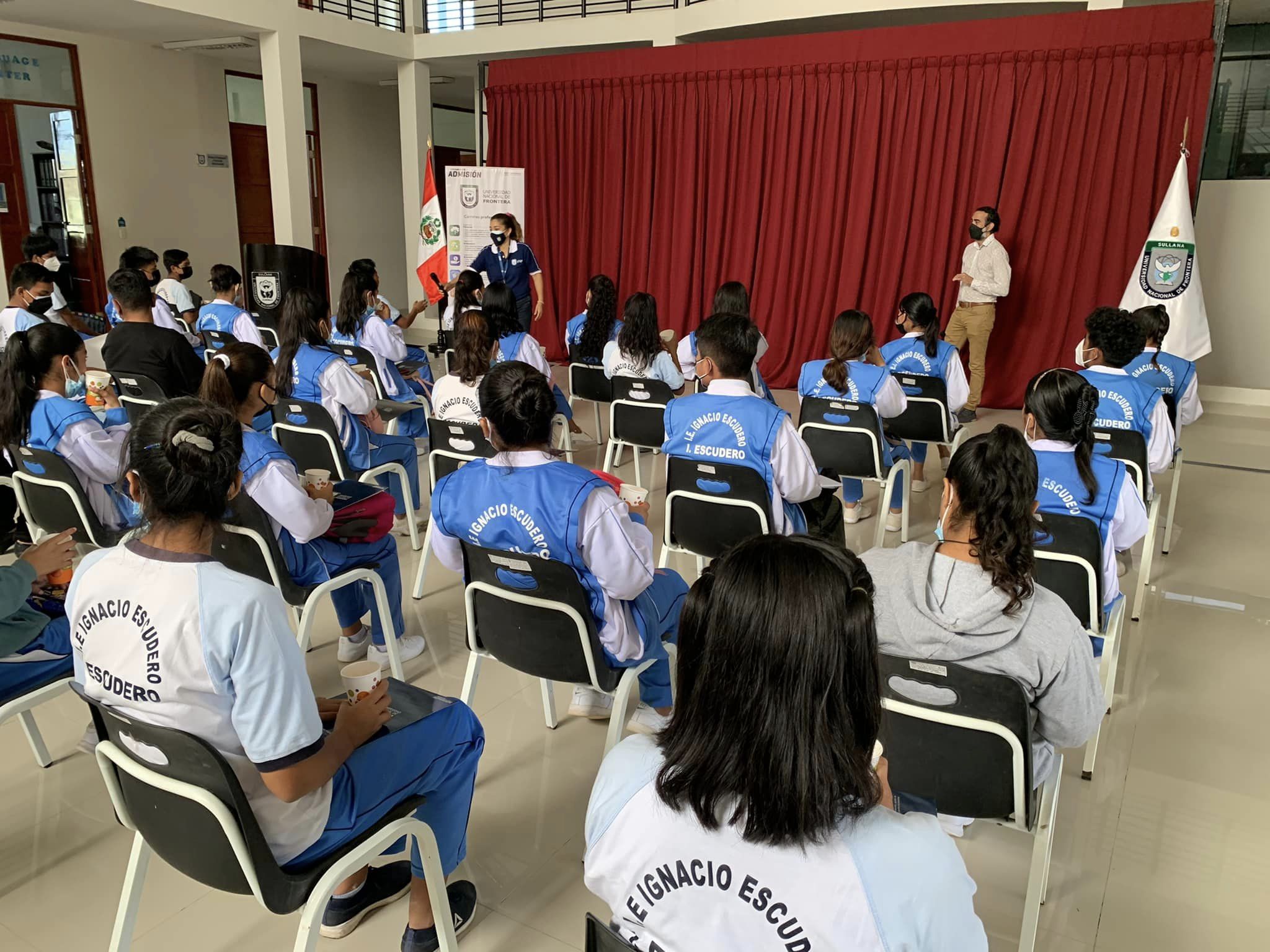 Escolares del distrito de Ignacio Escudero visitan la UNF 2