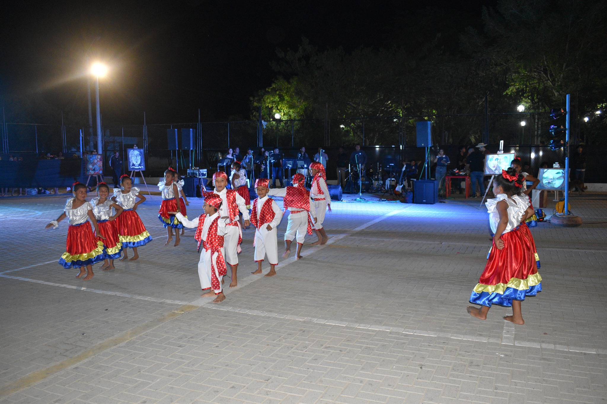 UNF celebra el Día del Folclore Peruano
